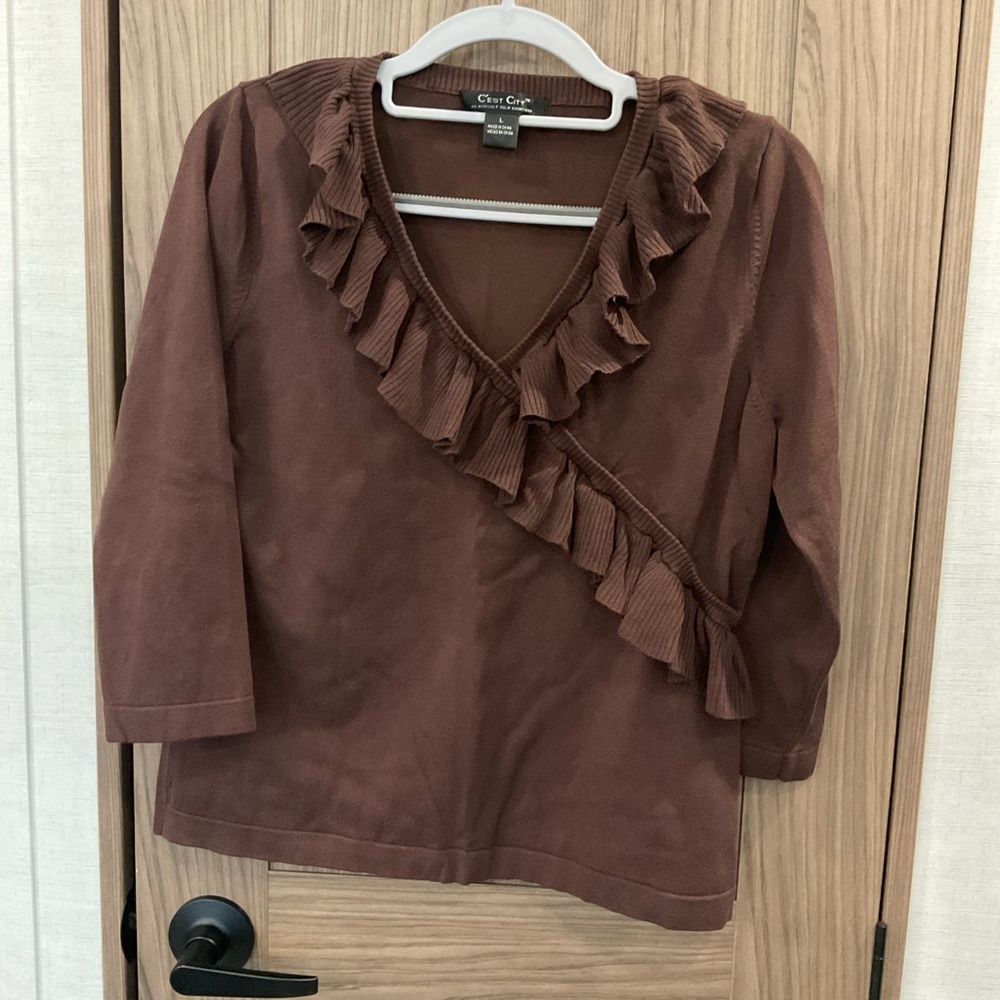 C’est City Womens Brown V Neck Long Sleeve Ruffled Sweater Size L